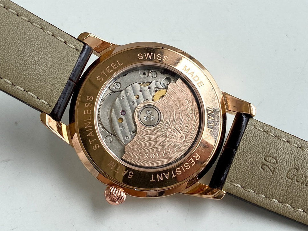 CLASSIC 40MM LEATHER STRAP WATCH