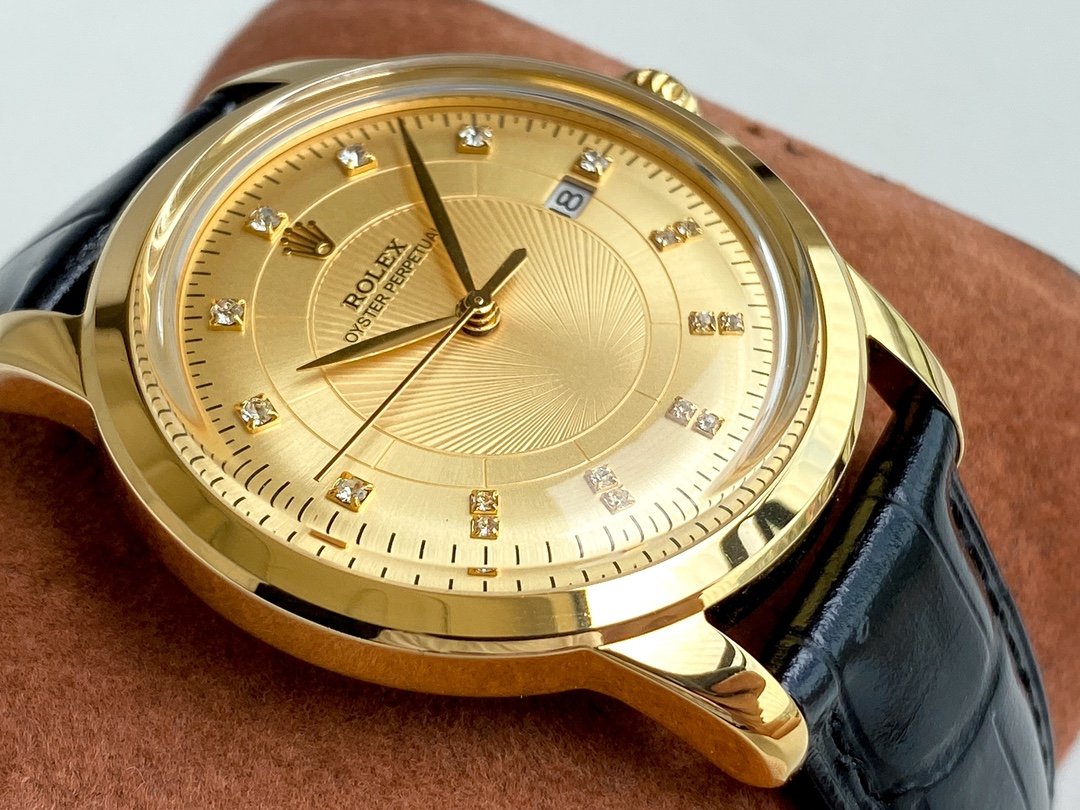 CLASSIC 40MM GOLD CASE LEATHER STRAP