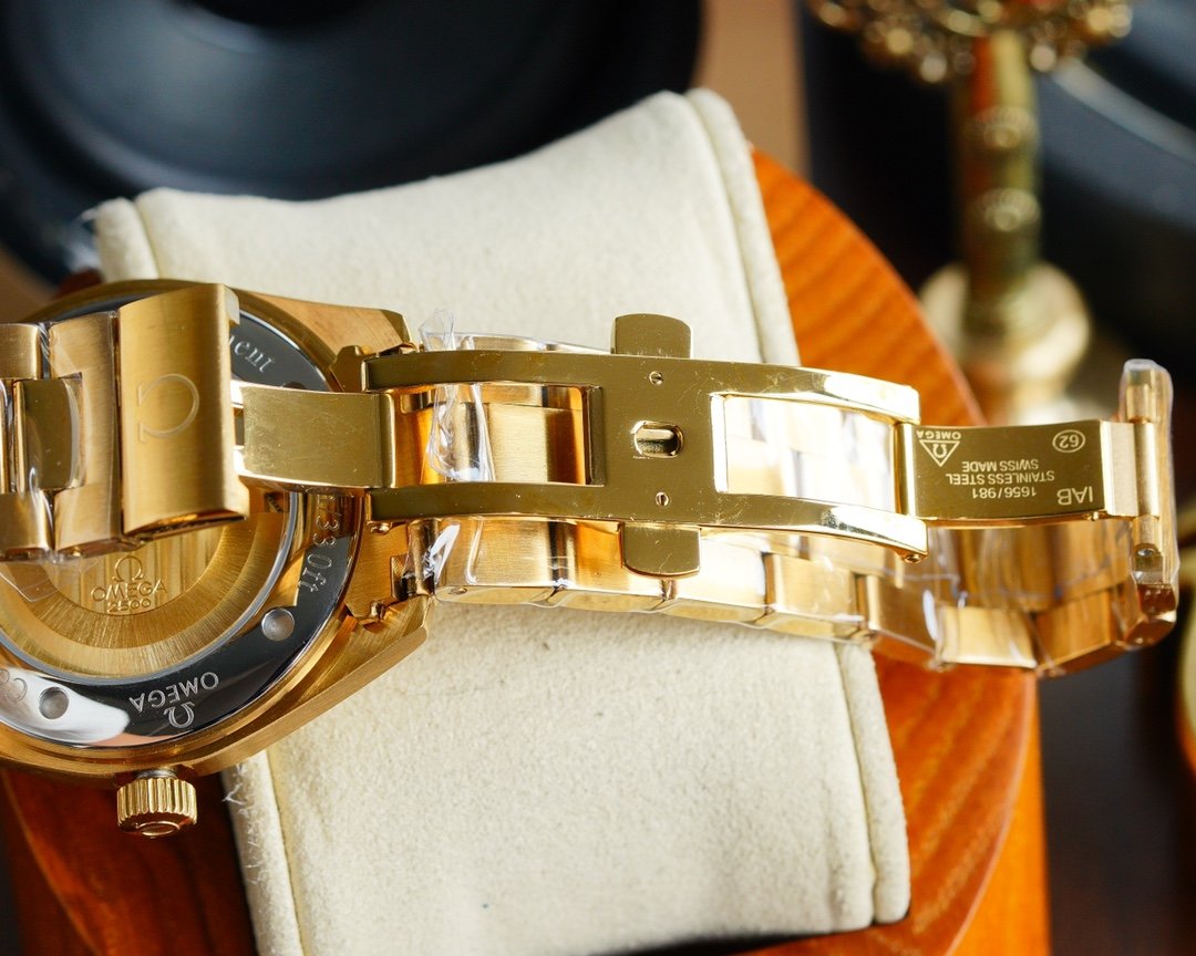 VARELLO CLASSIC TERRA 150M WORLDTIMER TWO TONE