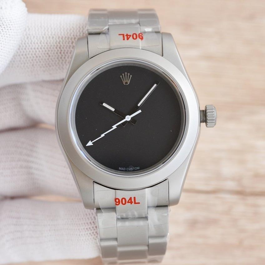 CLASSIC CUSTOM STEEL CASE BLACK DIAL WATCH