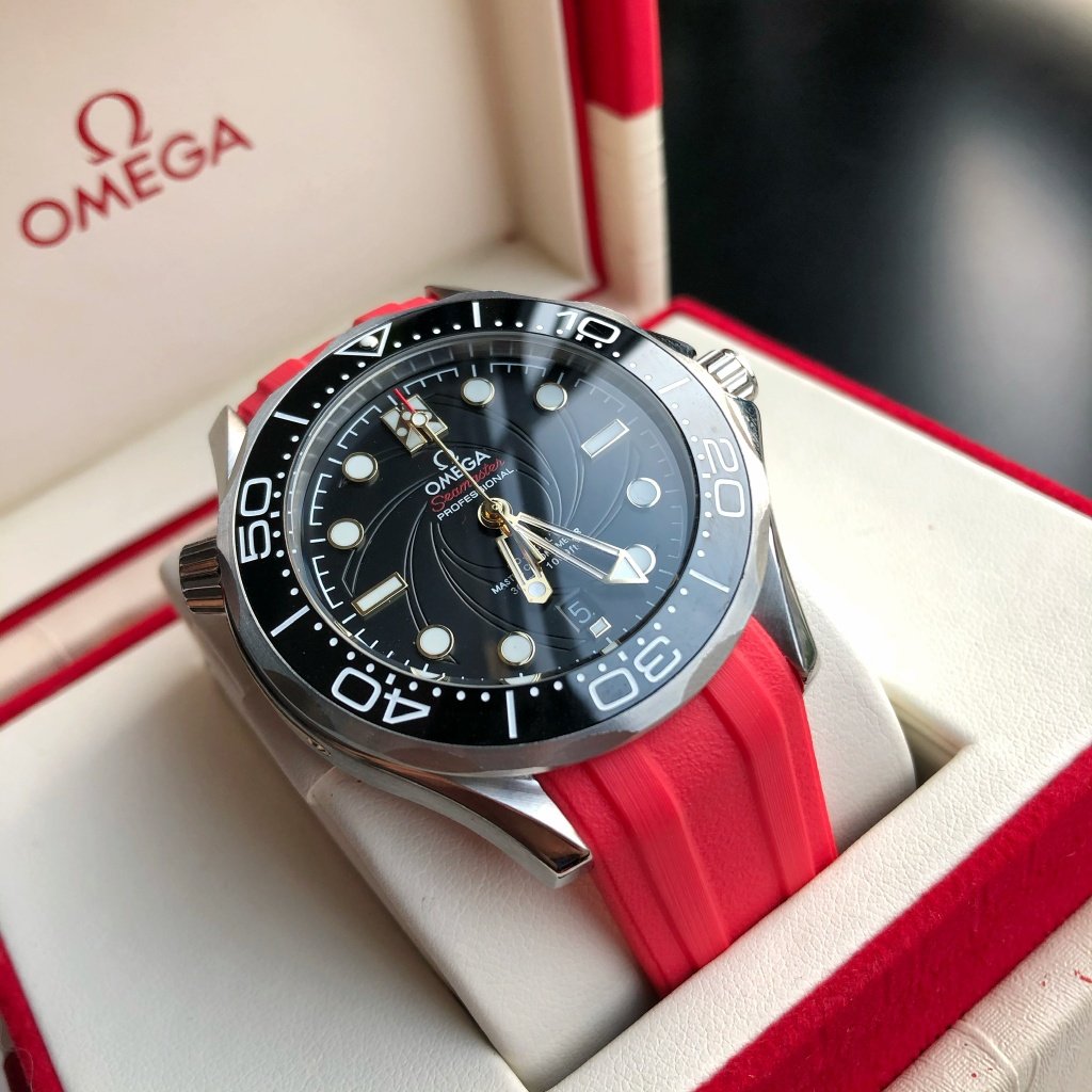 VARELLO CLASSIC DIVER 300M CO-AXIAL 42MM 007 RED RUBBER