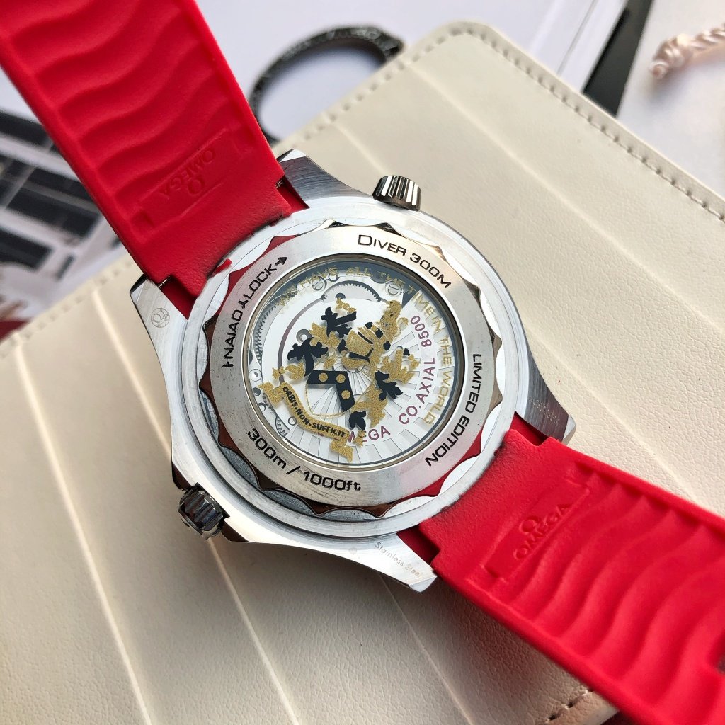 VARELLO CLASSIC DIVER 300M CO-AXIAL 42MM 007 RED RUBBER