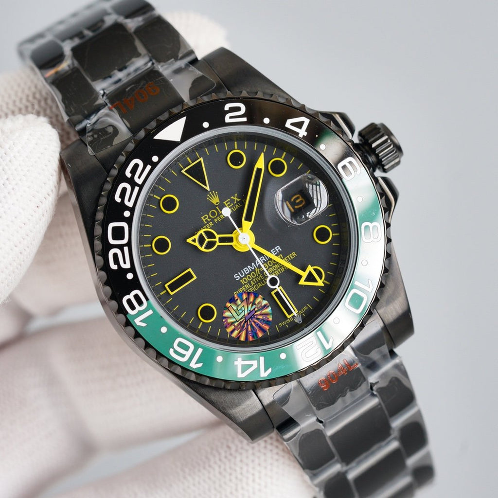 CLASSIC GMT DUAL-TONE GREEN & BLACK BEZEL WATCH