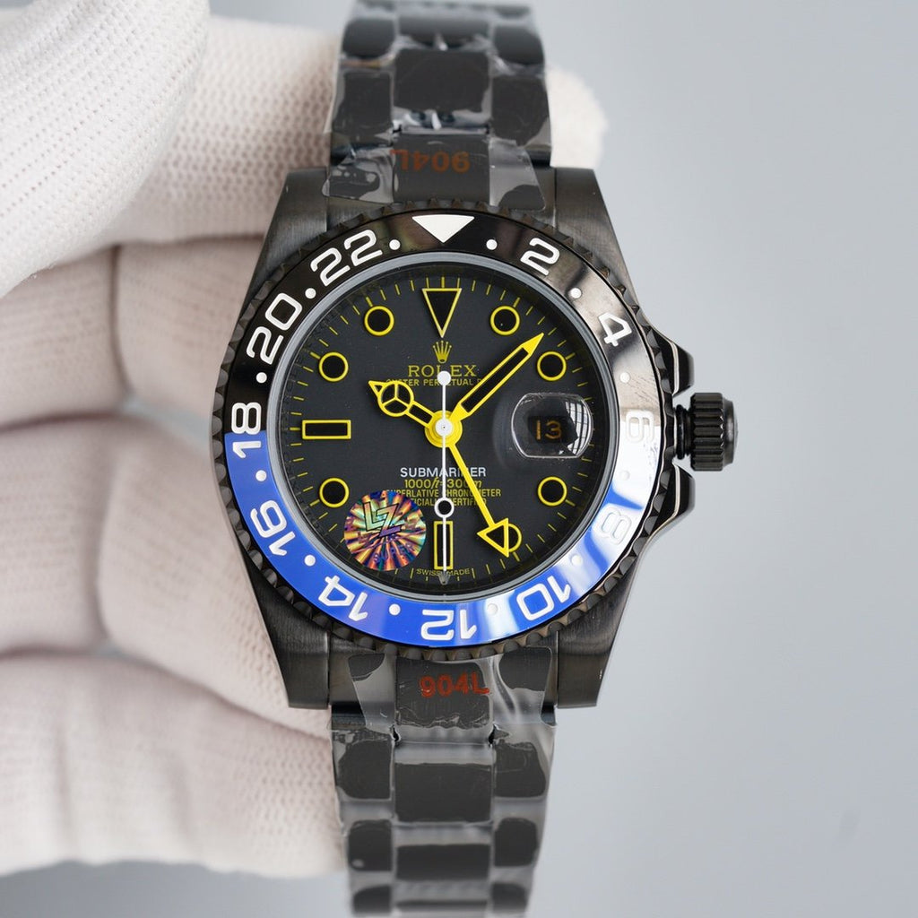 CLASSIC GMT DUAL-TONE GREEN & BLACK BEZEL WATCH