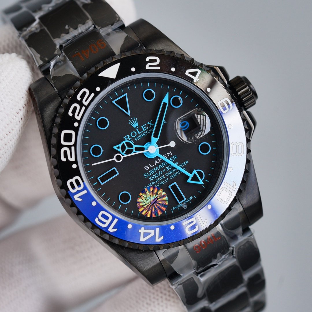 CLASSIC GMT DUAL-TONE GREEN & BLACK BEZEL WATCH