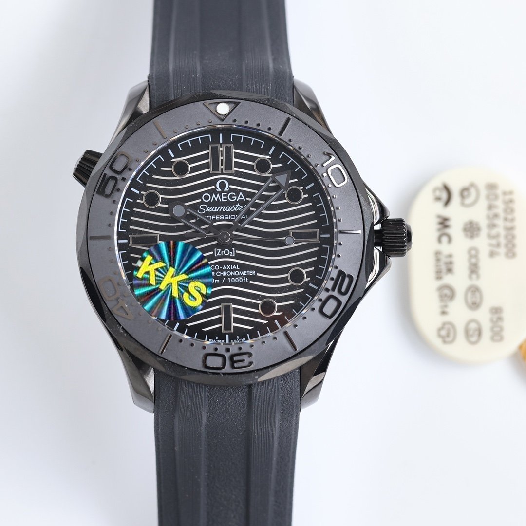 VARELLO CLASSIC DIVER 300M CO-AXIAL 42MM ALL BLACK