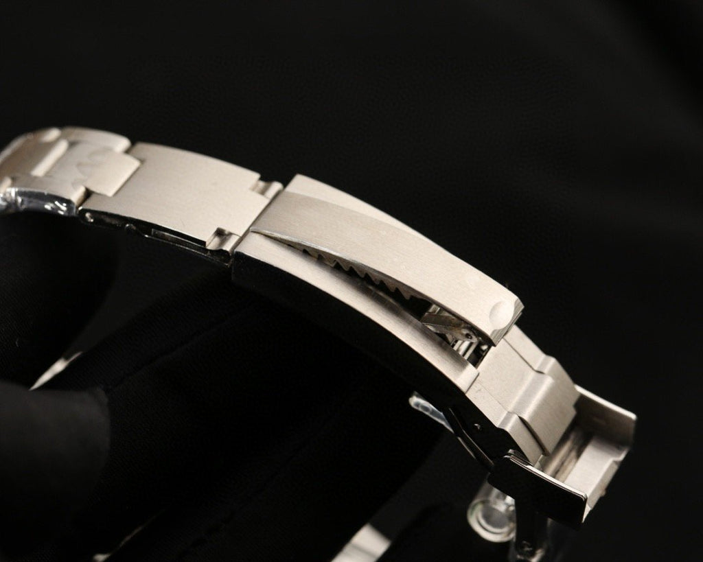 CLASSIC 44MM GREEN DIAL DIVE WATCH