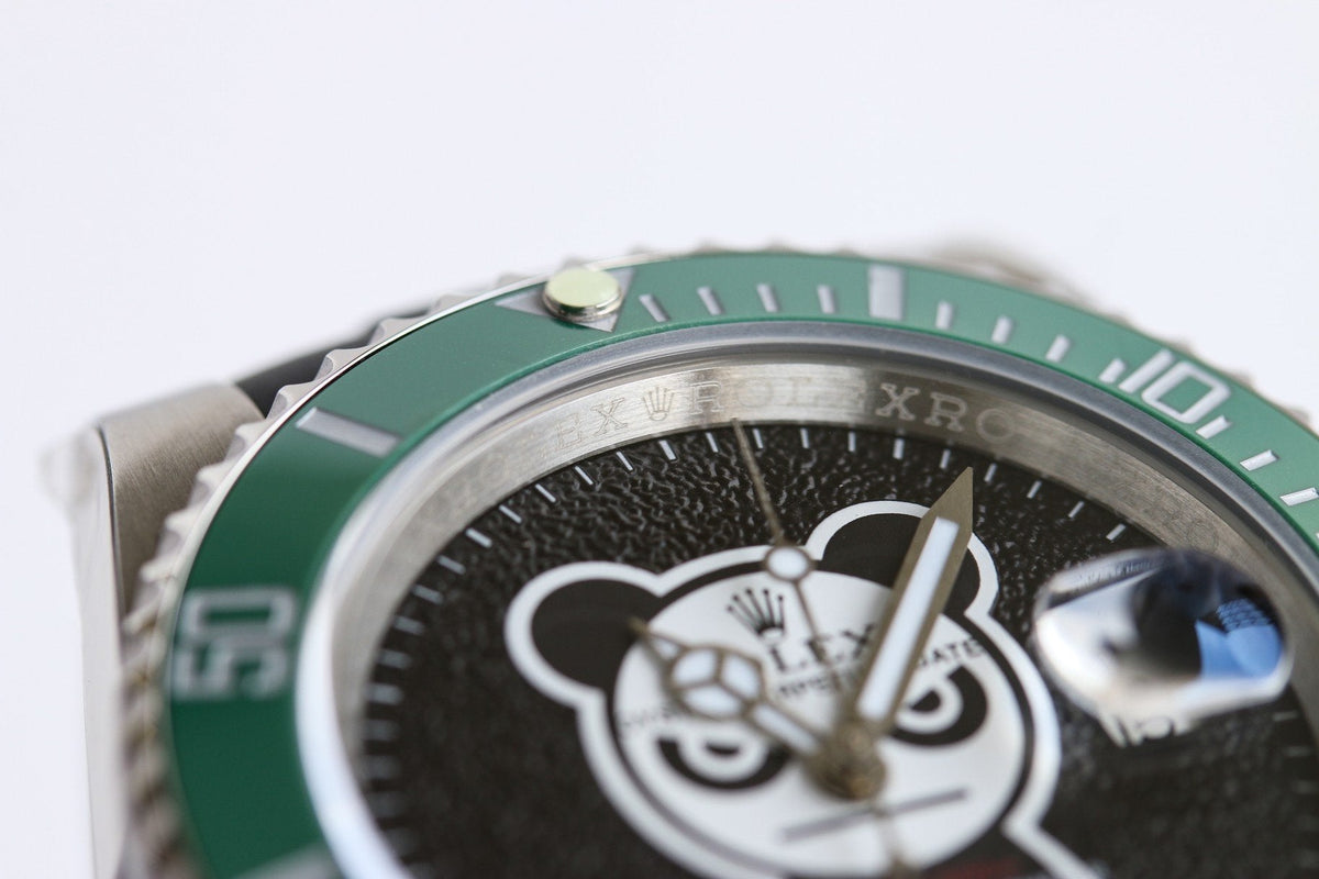 CLASSIC 40MM CUSTOM GREEN BEZEL BLACK BEAR DIAL DIVE WATCH