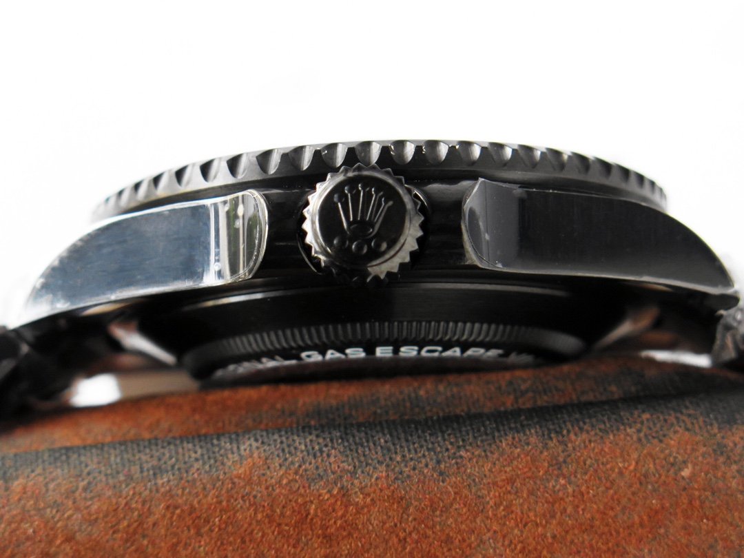CLASSIC 44MM BLACK CUSTOM WAVE-PATTERN DIAL DIVE WATCH