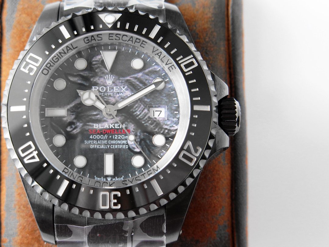 CLASSIC 44MM BLACK CUSTOM BUFFALO DIAL DIVE WATCH