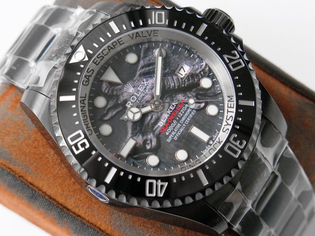 CLASSIC 44MM BLACK CUSTOM BUFFALO DIAL DIVE WATCH