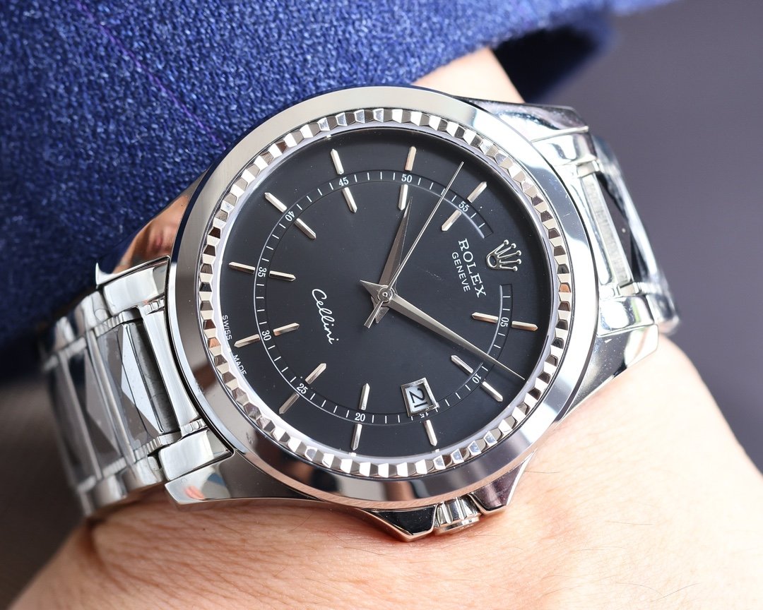 CLASSIC 42MM DATE BLACK DIAL WATCH