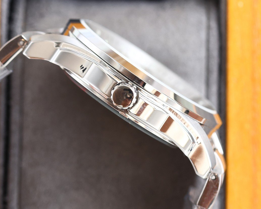 CLASSIC 41MM SMOOTH BEZEL DIAMOND NUMERAL WATCH