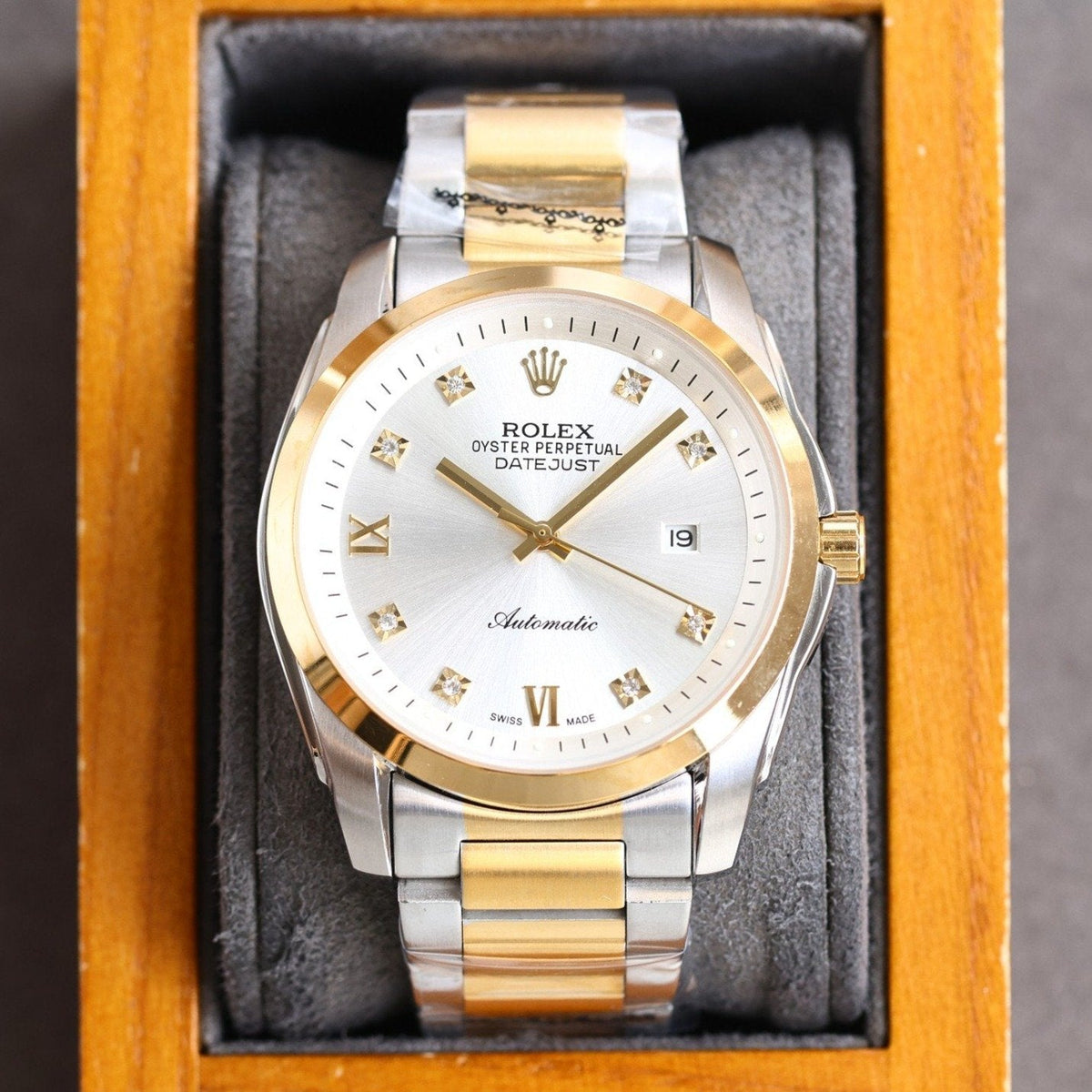 CLASSIC 41MM SMOOTH BEZEL GOLD-TONE CASE DIAMOND NUMERAL WATCH