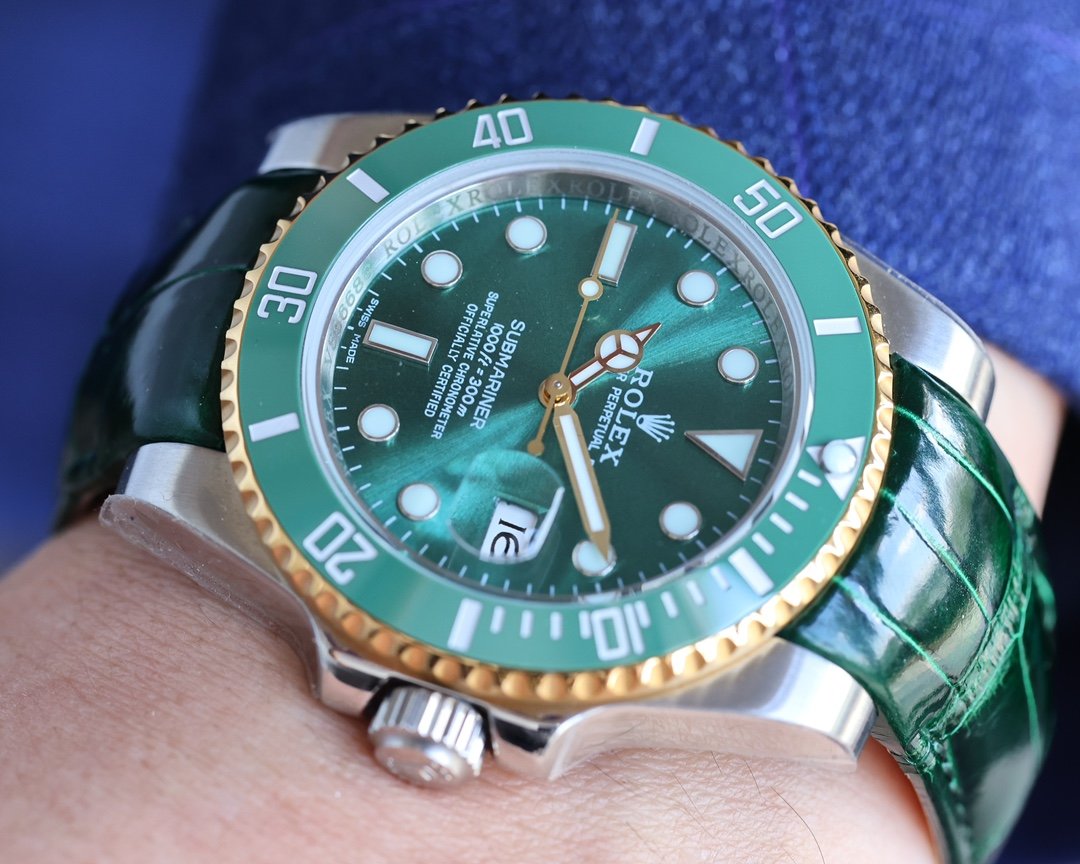 CLASSIC 40MM TWO-TONE GOLD-TONE STEEL CASE GREEN CERAMIC BEZEL LEATHER STRAP WATCH