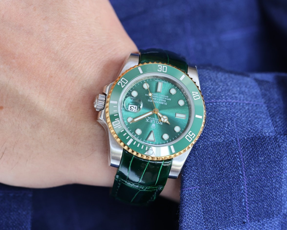 CLASSIC 40MM TWO-TONE GOLD-TONE STEEL CASE GREEN CERAMIC BEZEL LEATHER STRAP WATCH