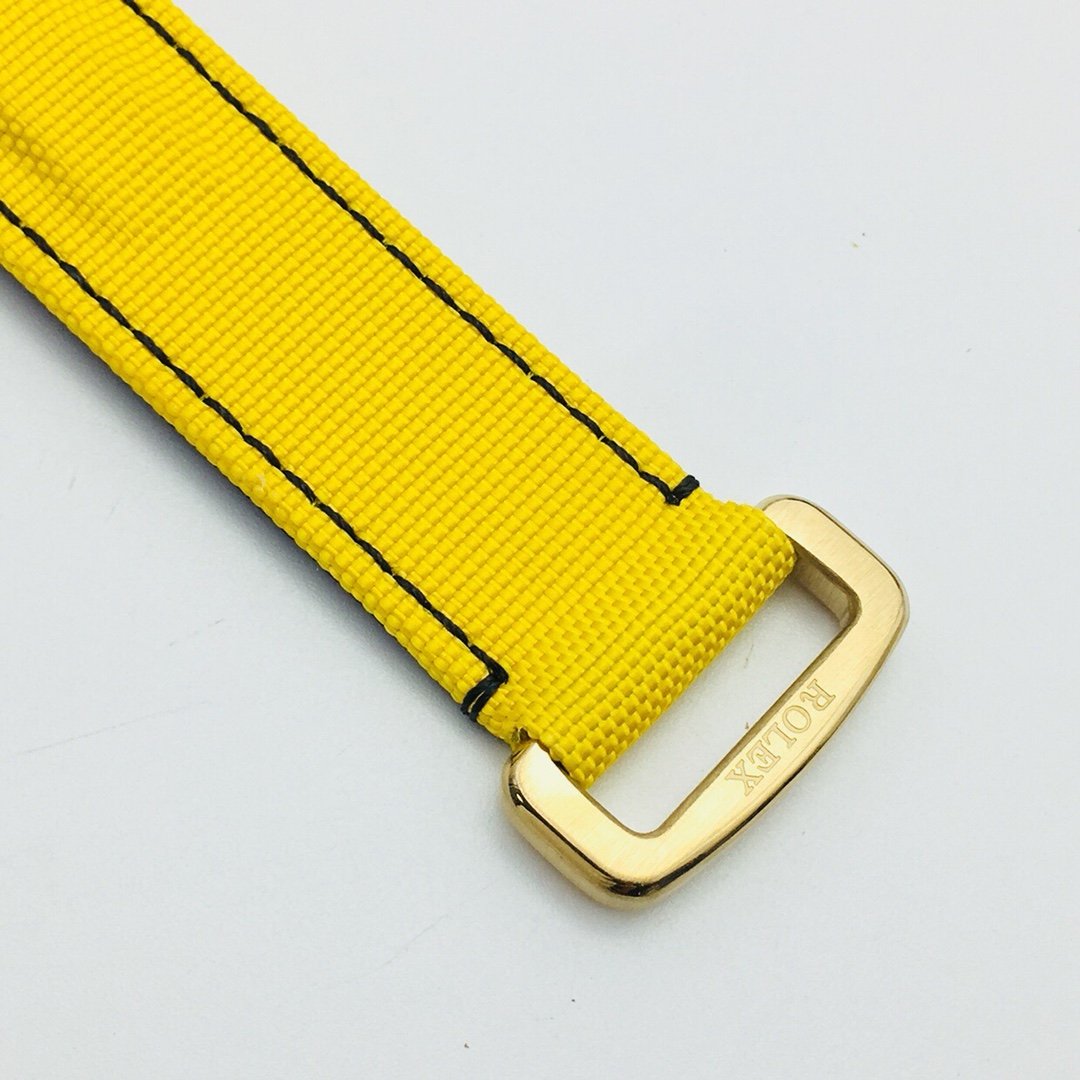 CLASSIC 40MM CUSTOM CARBON FIBER CREAM DIAL YELLOW TEXTILE STRAP WATCH