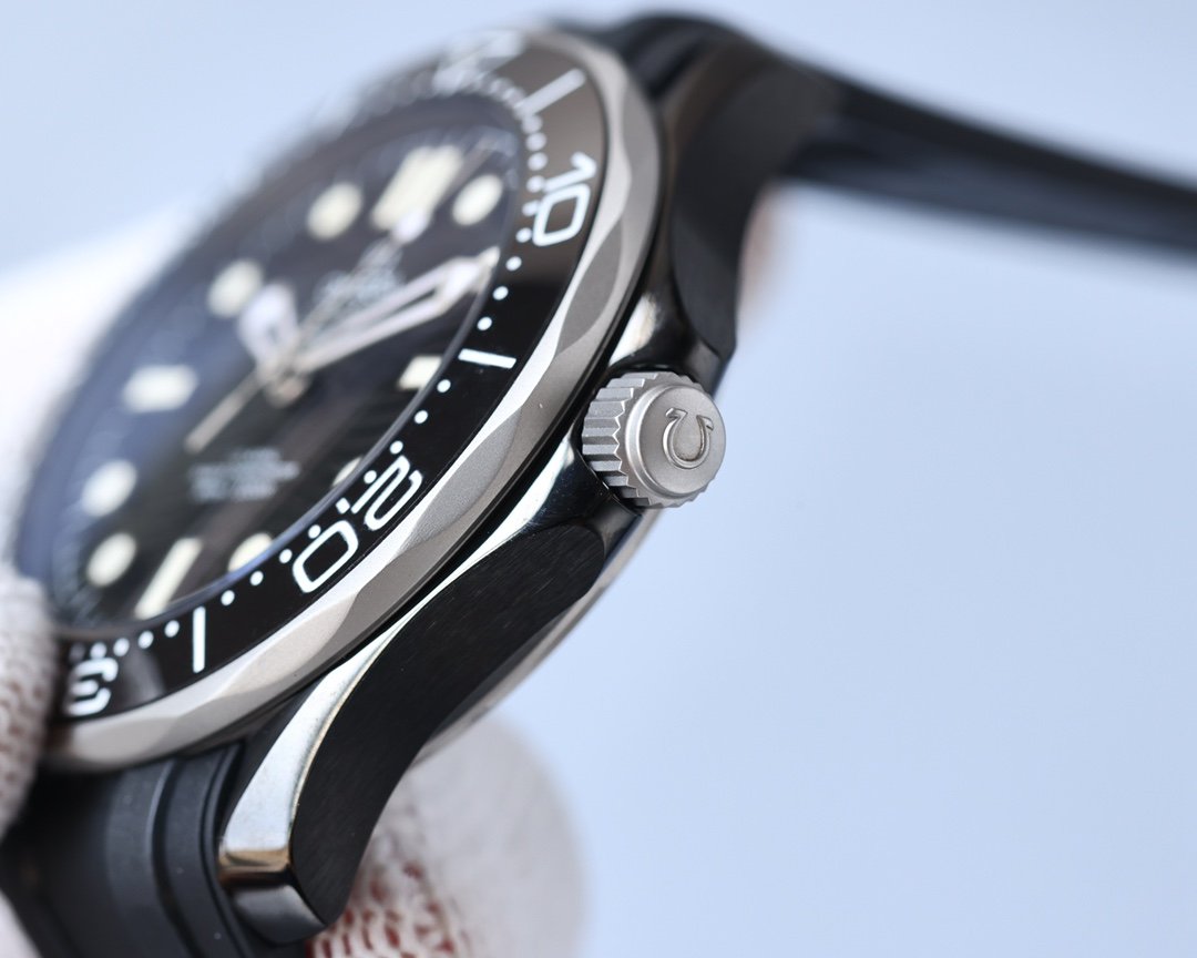 VARELLO CLASSIC PROFESSIONAL 300M DIVER BLACK CASE LIMITED EDITION