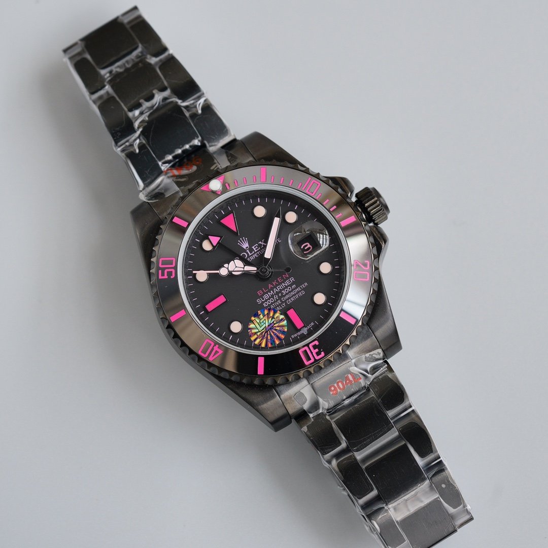 CLASSIC CUSTOM BLACK DIAL PINK NUMERAL WATCH