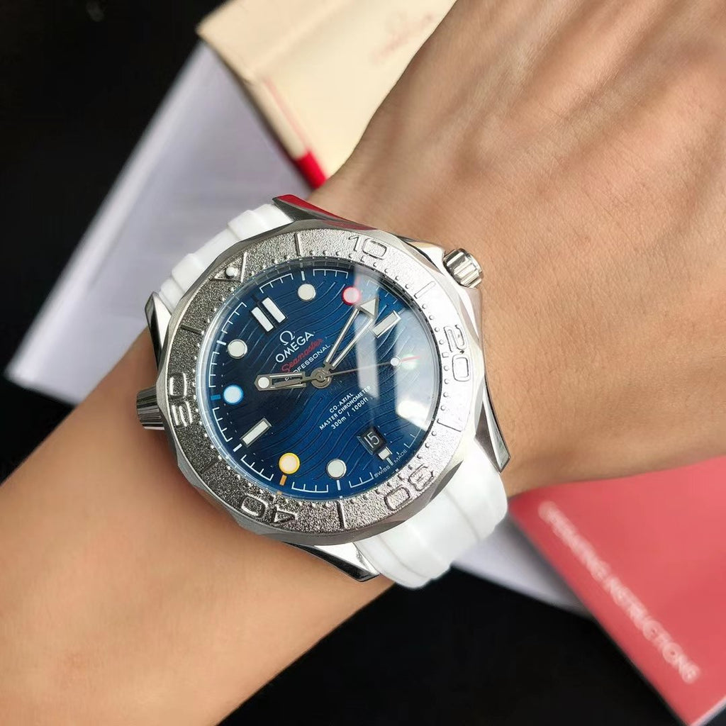 VARELLO CLASSIC DIVER 300M NEKTON BLUE DIAL WHITE RUBBER