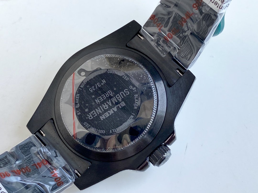 CLASSIC GMT ALL-BLACK BEZEL WHITE DIAL WATCH