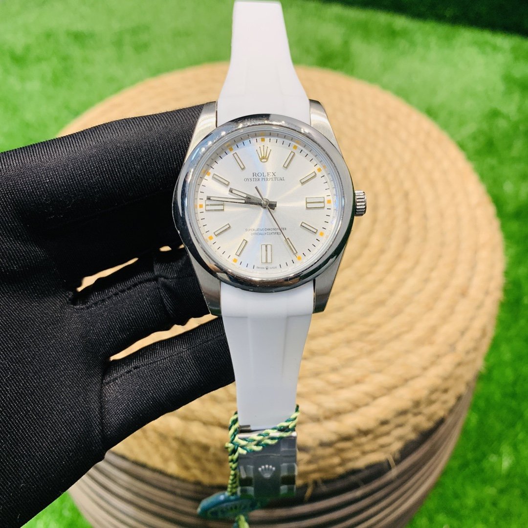 CLASSIC 41MM RUBBER STRAP WATCH