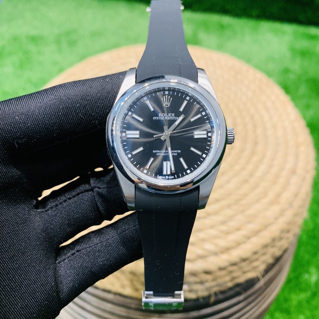 CLASSIC 41MM RUBBER STRAP WATCH
