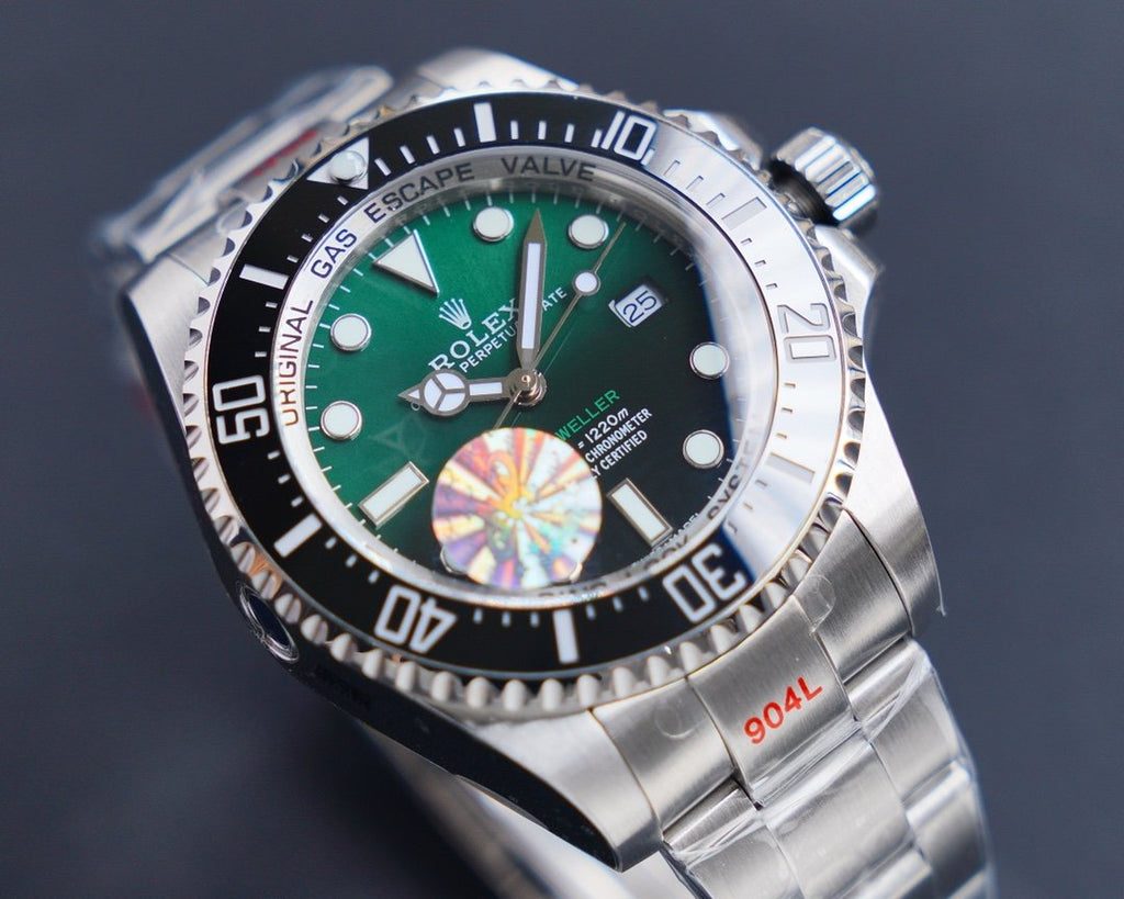 CLASSIC CUSTOM DEEP GREEN DIAL DIVE WATCH