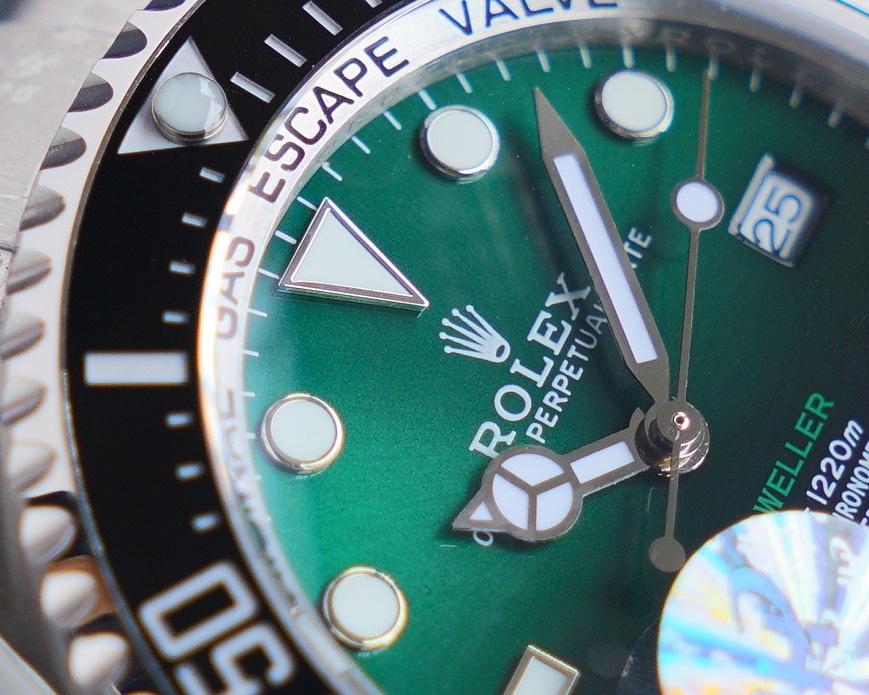 CLASSIC CUSTOM DEEP GREEN DIAL DIVE WATCH