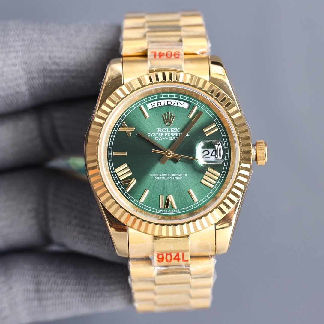 CLASSIC 40MM GOLD-TONE CASE DAY-DATE STEEL BRACELET WATCH