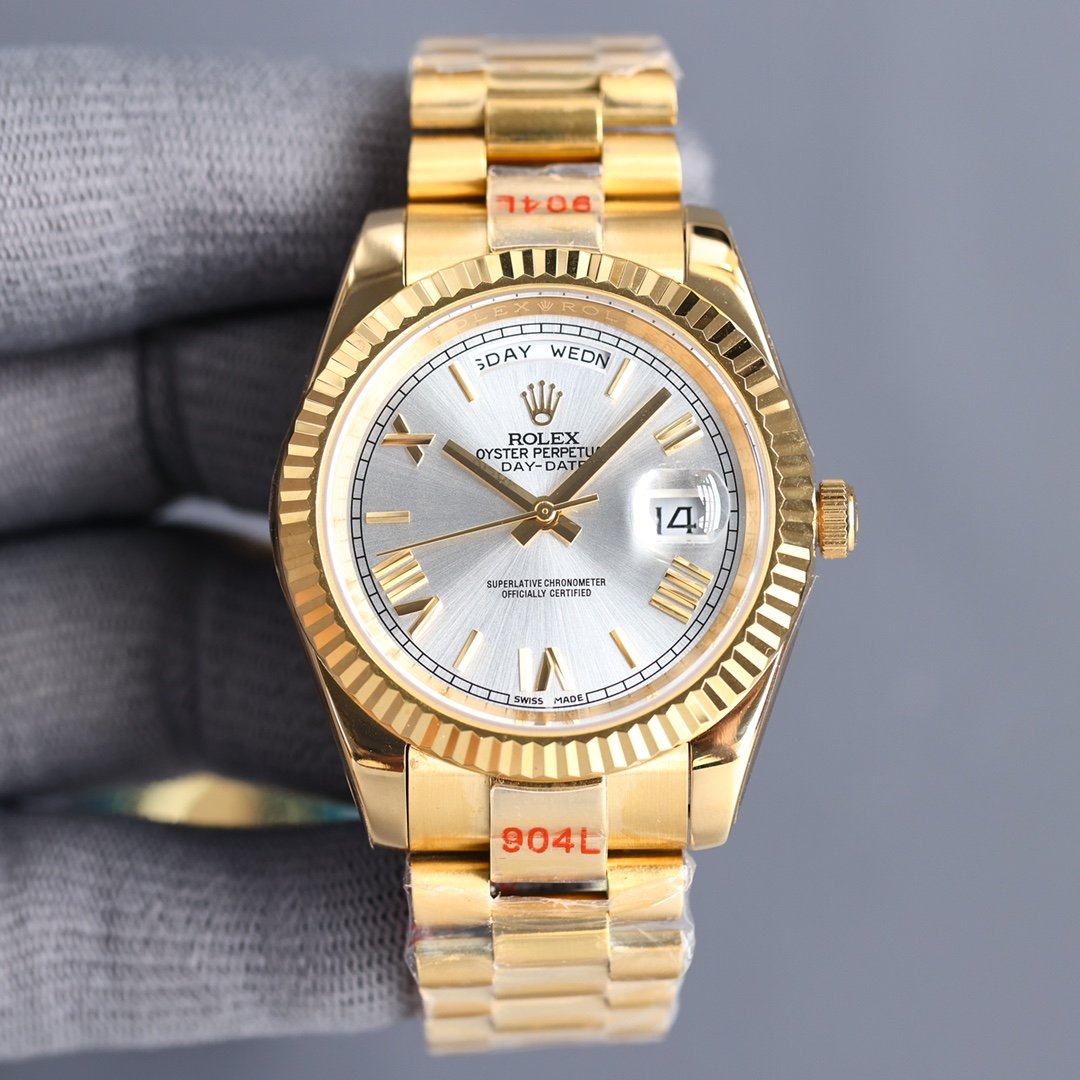 CLASSIC 40MM GOLD-TONE CASE DAY-DATE STEEL BRACELET WATCH