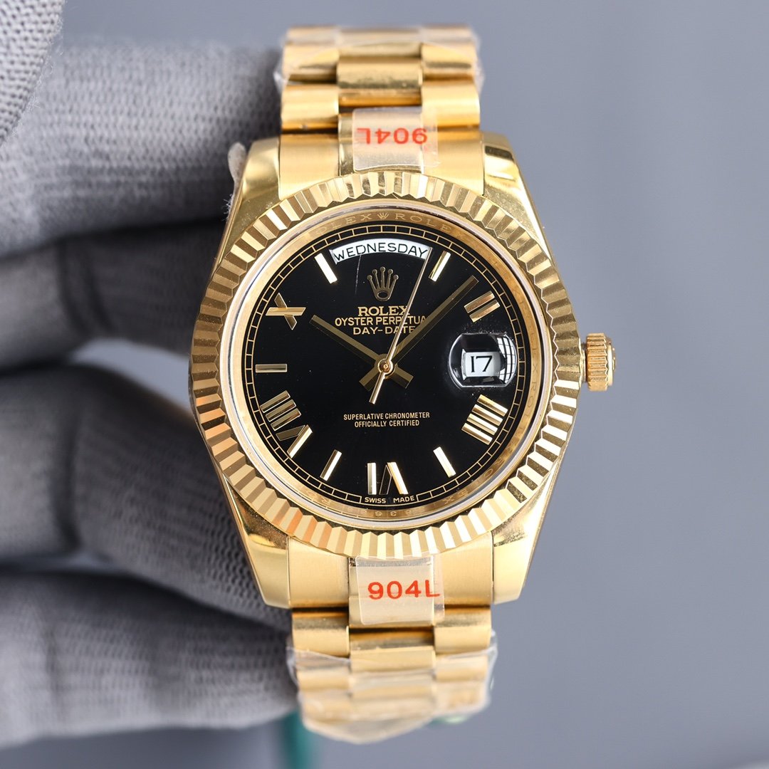 CLASSIC 40MM GOLD-TONE CASE DAY-DATE STEEL BRACELET WATCH