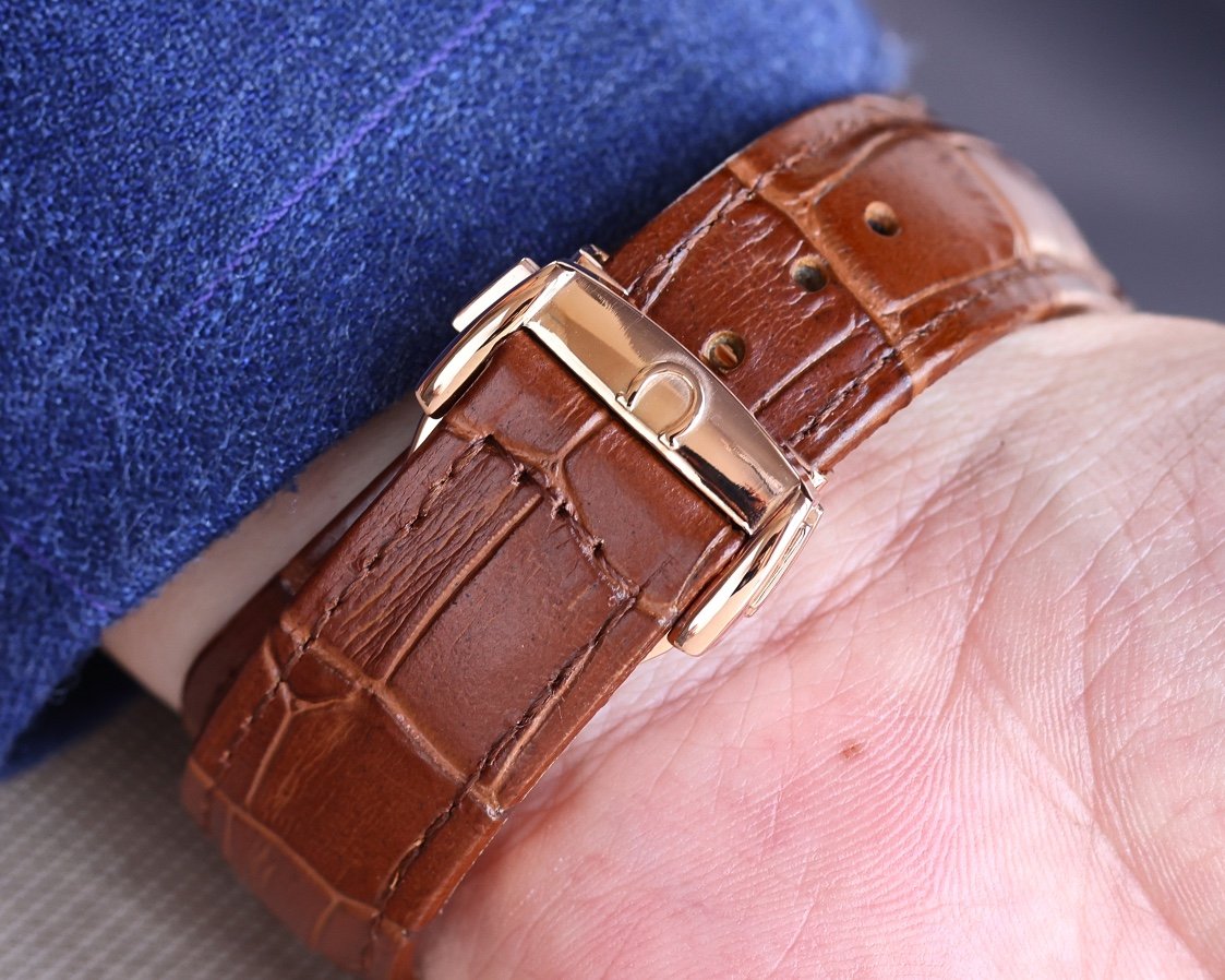 VARELLO CLASSIC 150M GOLD-TONE CASE LEATHER STRAP WATCH