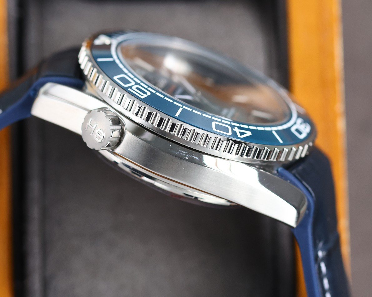 VARELLO CLASSIC PROFESSIONAL OCEAN 600M BLUE CERAMIC BLACK LEATHER