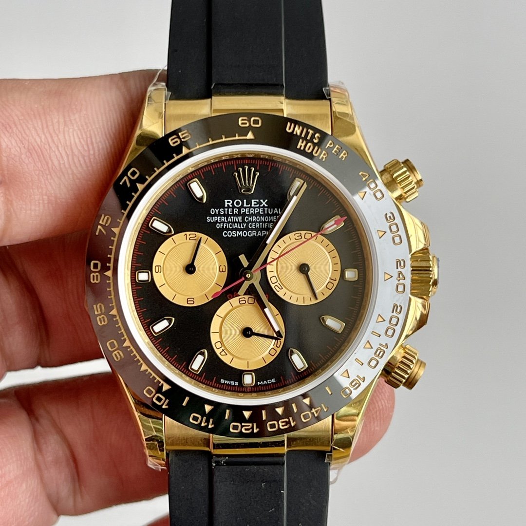 CLASSIC GOLD-TONE CHRONOGRAPH RUBBER STRAP WATCH