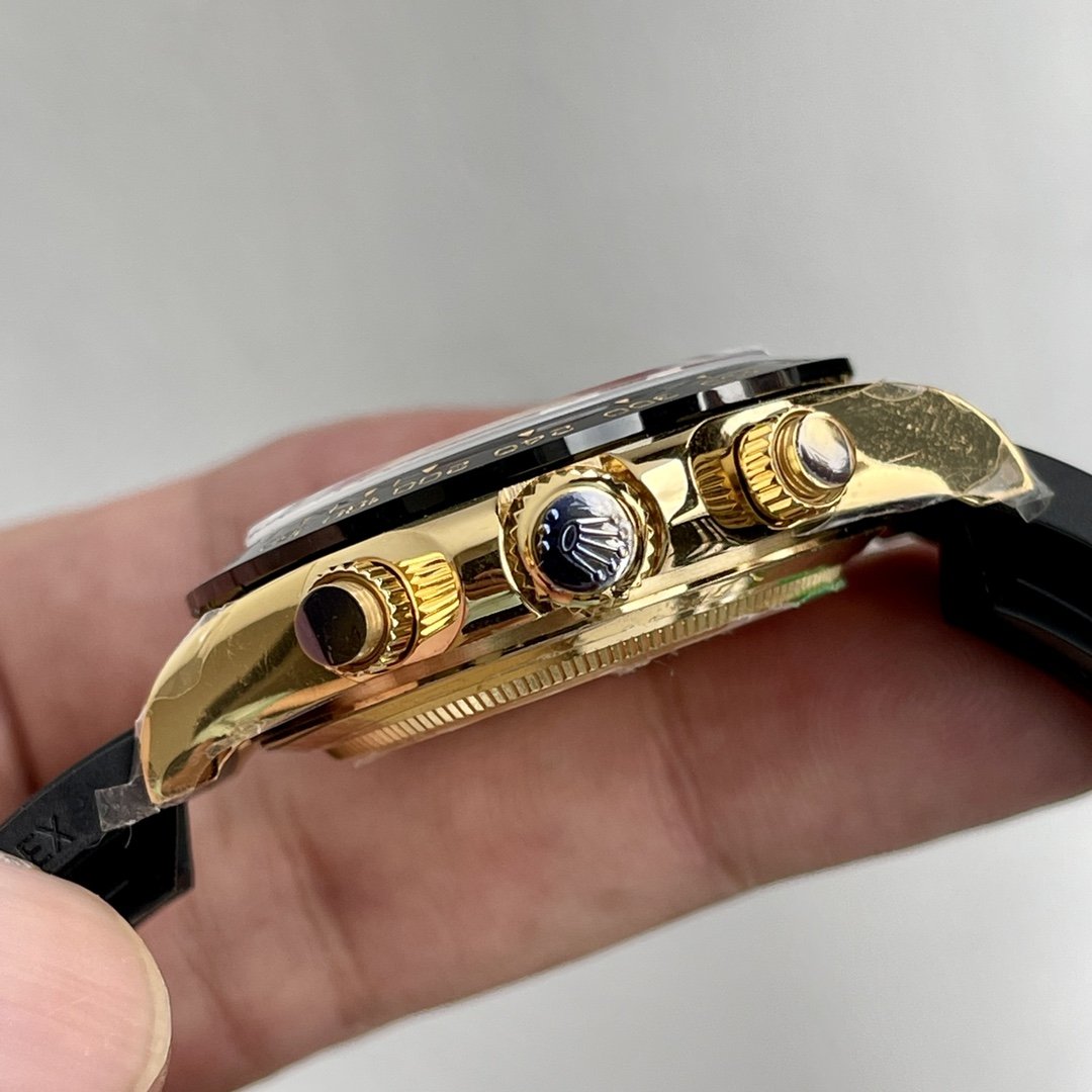 CLASSIC GOLD-TONE CHRONOGRAPH RUBBER STRAP WATCH