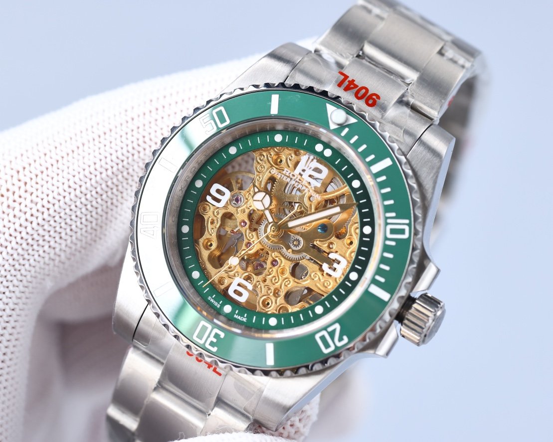 CLASSIC 40MM CUSTOM SKELETON DIAL DIVE WATCH