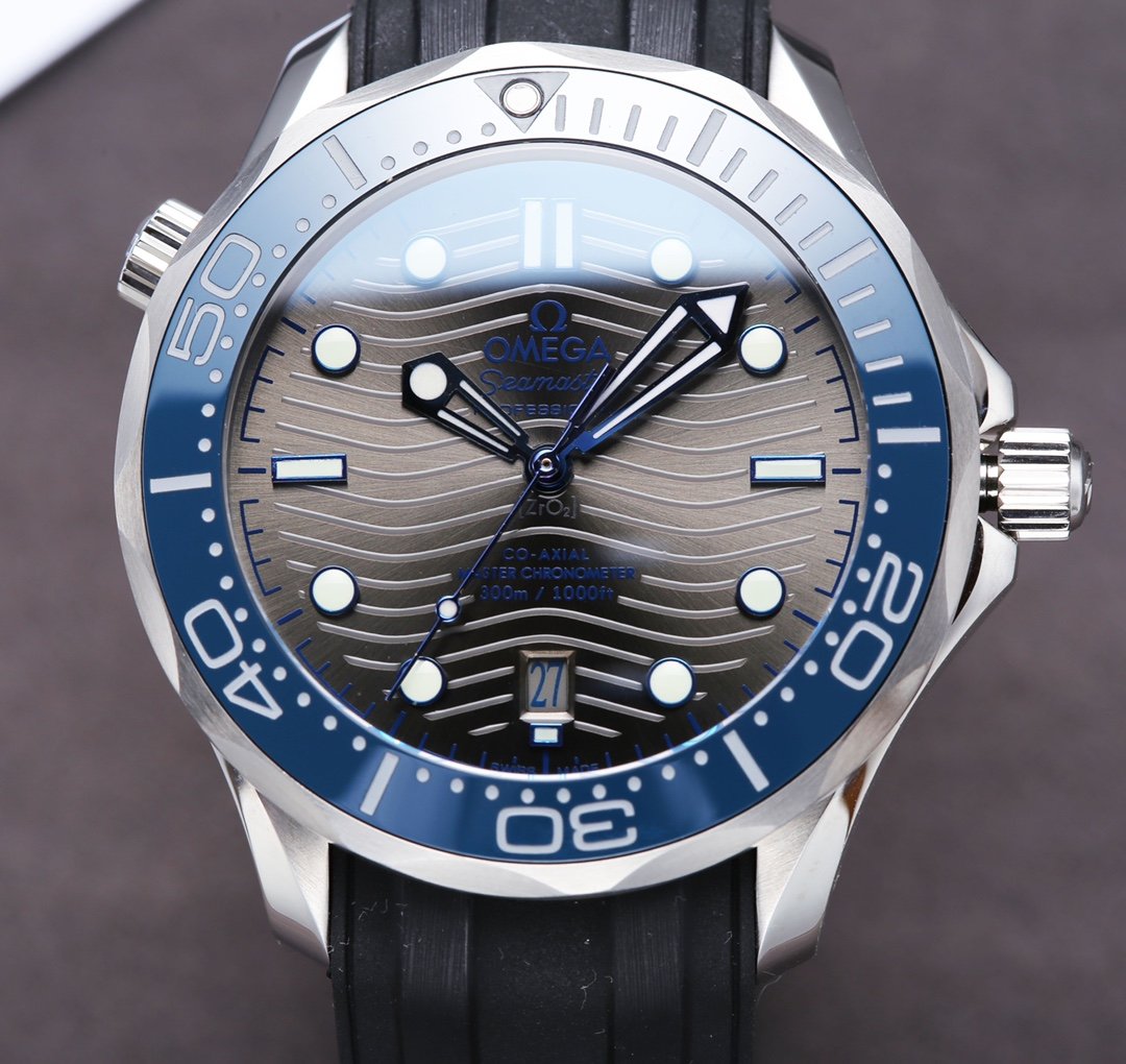 VARELLO CLASSIC DIVER 300 GREY DIAL BLACK RUBBER