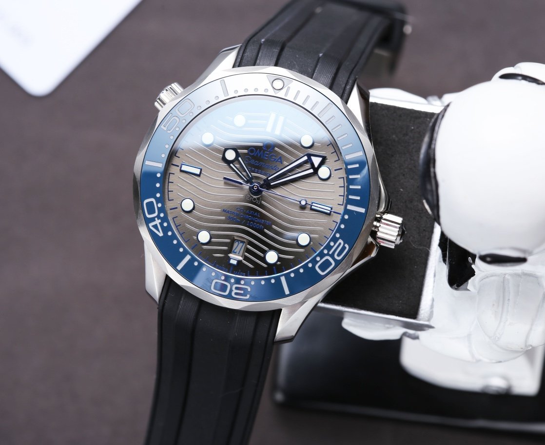 VARELLO CLASSIC DIVER 300 GREY DIAL BLACK RUBBER