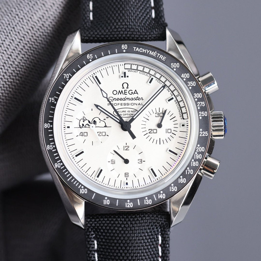 VARELLO CLASSIC 42MM WHITE DIAL CHRONOGRAPH WATCH