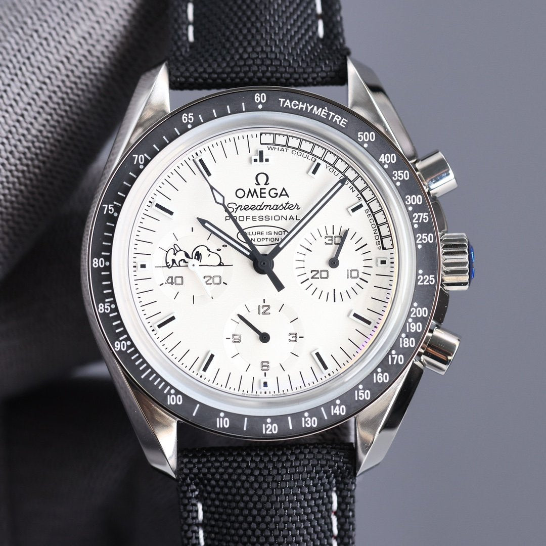 VARELLO CLASSIC 42MM WHITE DIAL CHRONOGRAPH WATCH