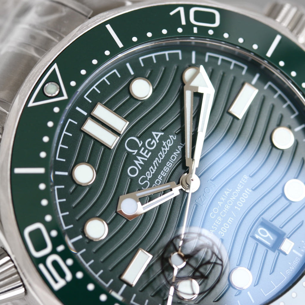 VARELLO CLASSIC DIVER 300 CUSTOM GREEN DIAL