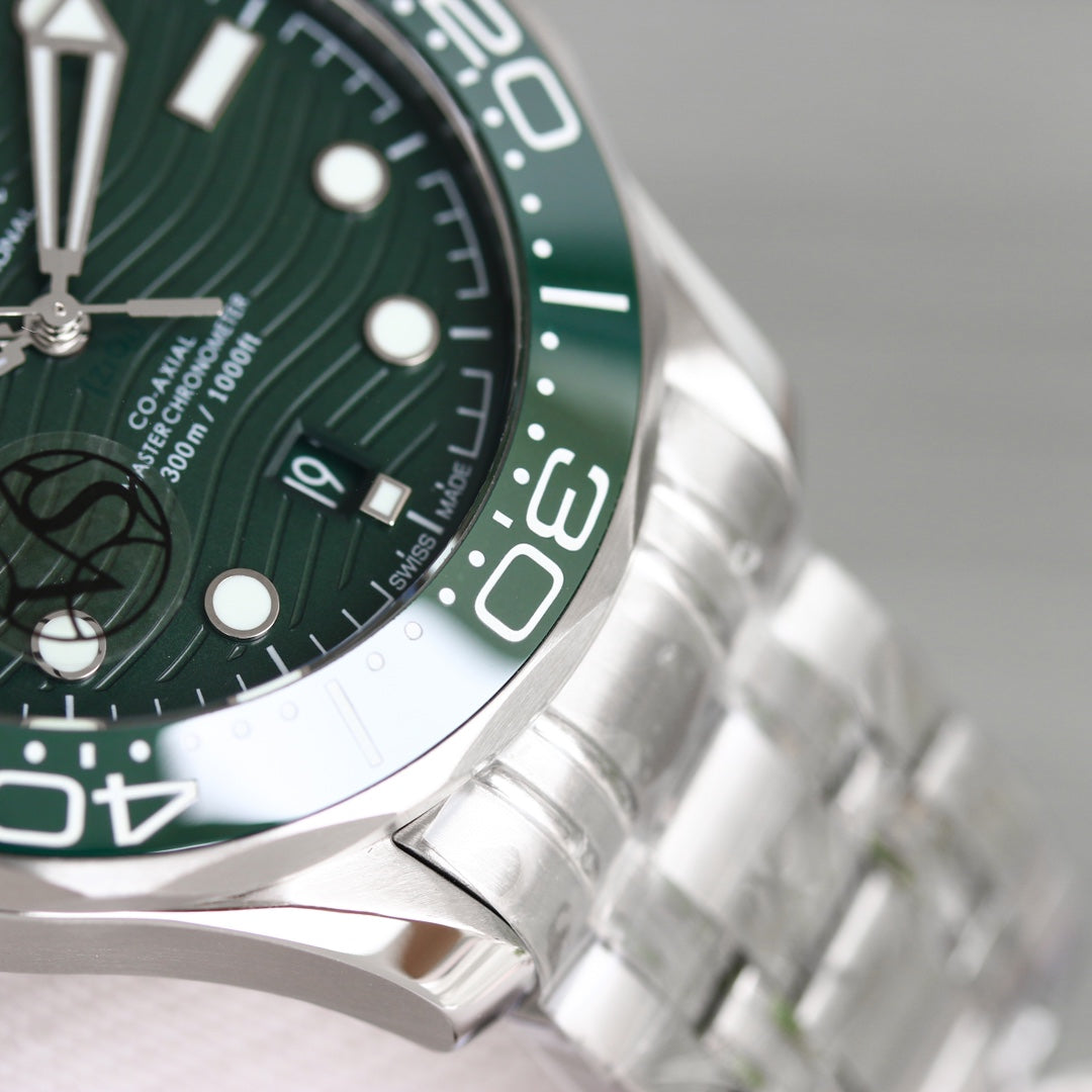 VARELLO CLASSIC DIVER 300 CUSTOM GREEN DIAL