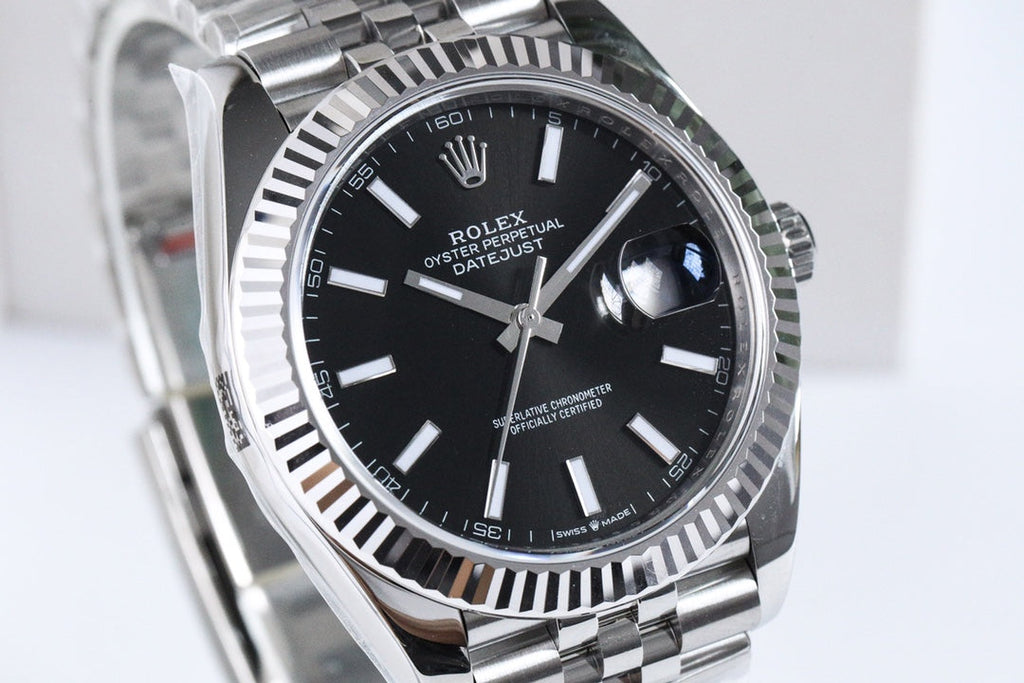 CLASSIC 41MM SILVER CASE BLACK DIAL WATCH
