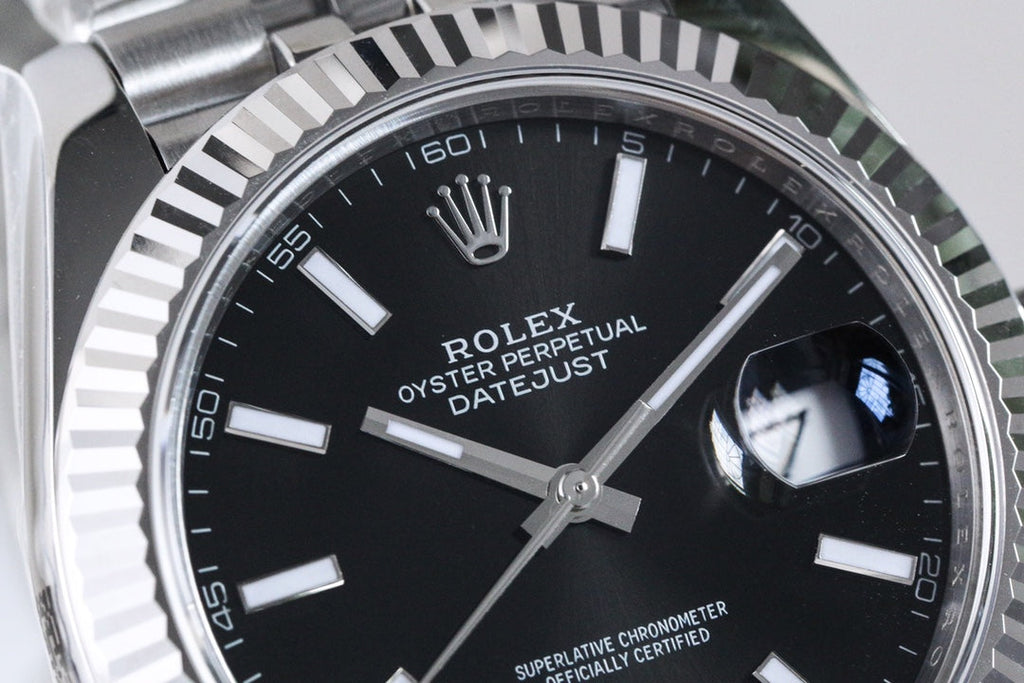 CLASSIC 41MM SILVER CASE BLACK DIAL WATCH