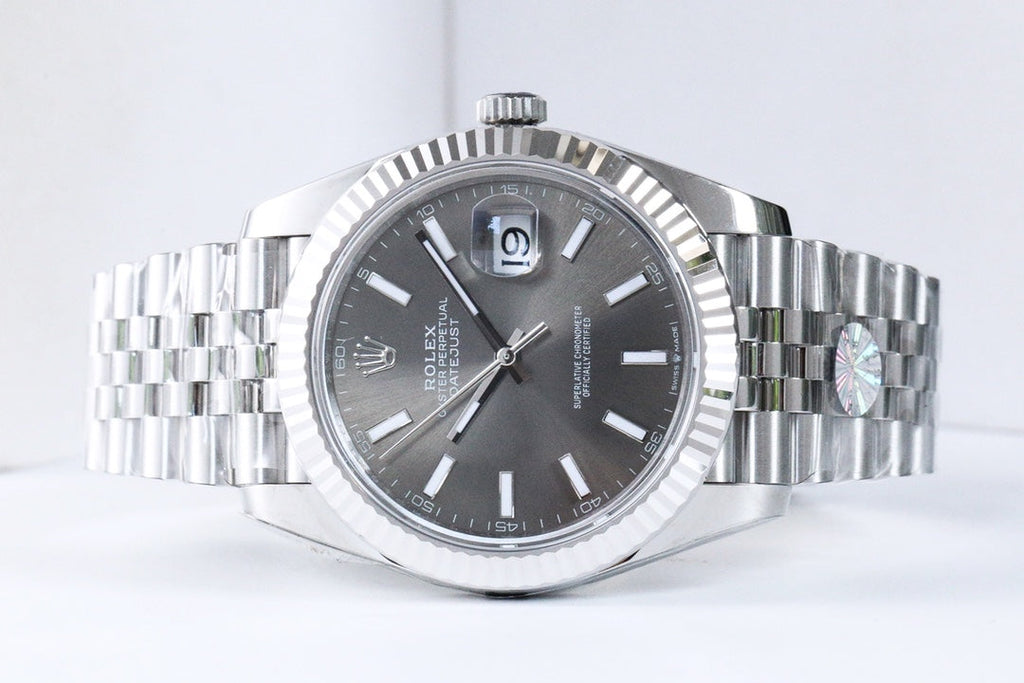 CLASSIC 41MM GREY DIAL SILVER-TONE CASE WATCH