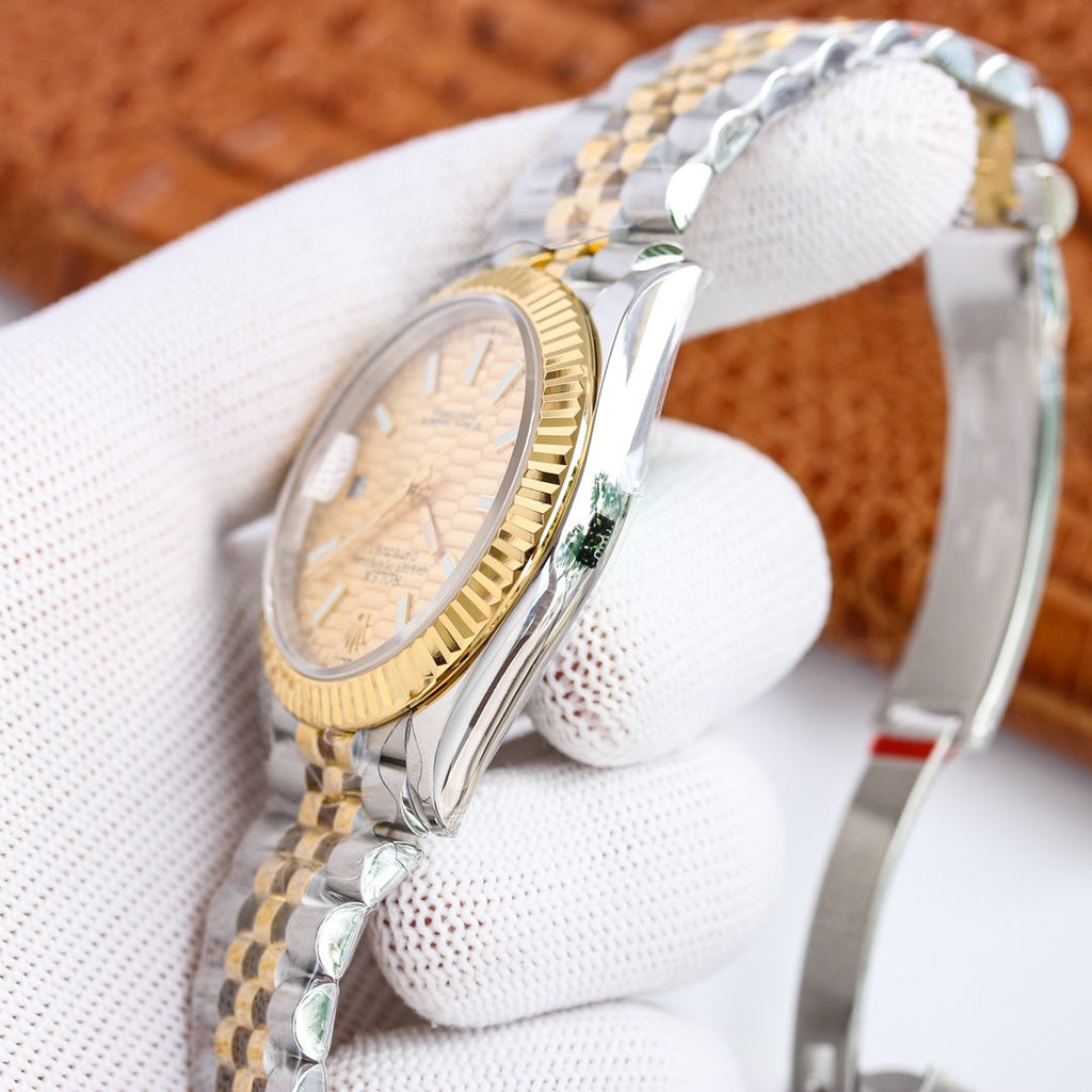 CLASSIC 41MM FLUTED DIAL WATCH