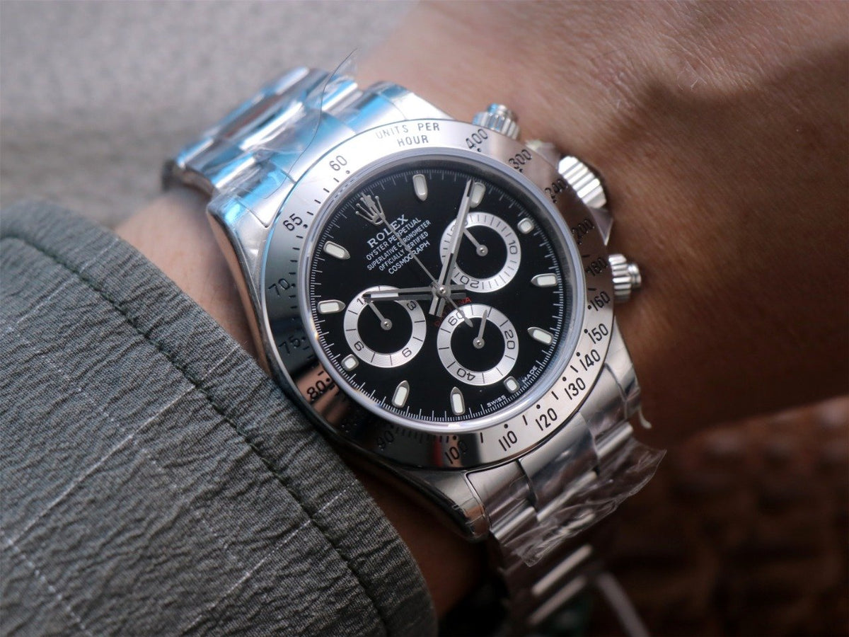 CLASSIC 40MM STAINLESS STEEL CASE BLACK DIAL WATCH