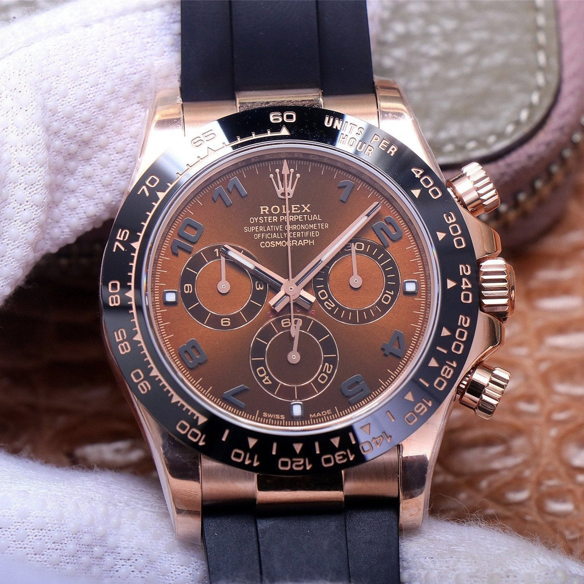 CLASSIC 40MM ROSE GOLD-TONE CASE CHOCOLATE DIAL RUBBER STRAP WATCH