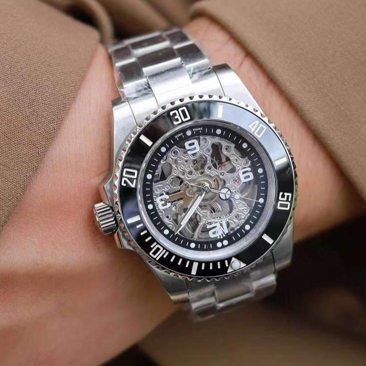 CLASSIC 40MM SKELETON DIAL DIVE WATCH
